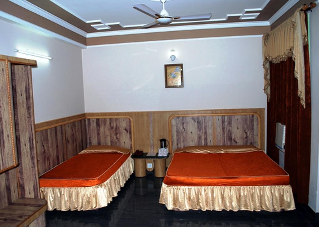 Hotel Chirag International Katra (Jammu and Kashmir) Phòng bức ảnh